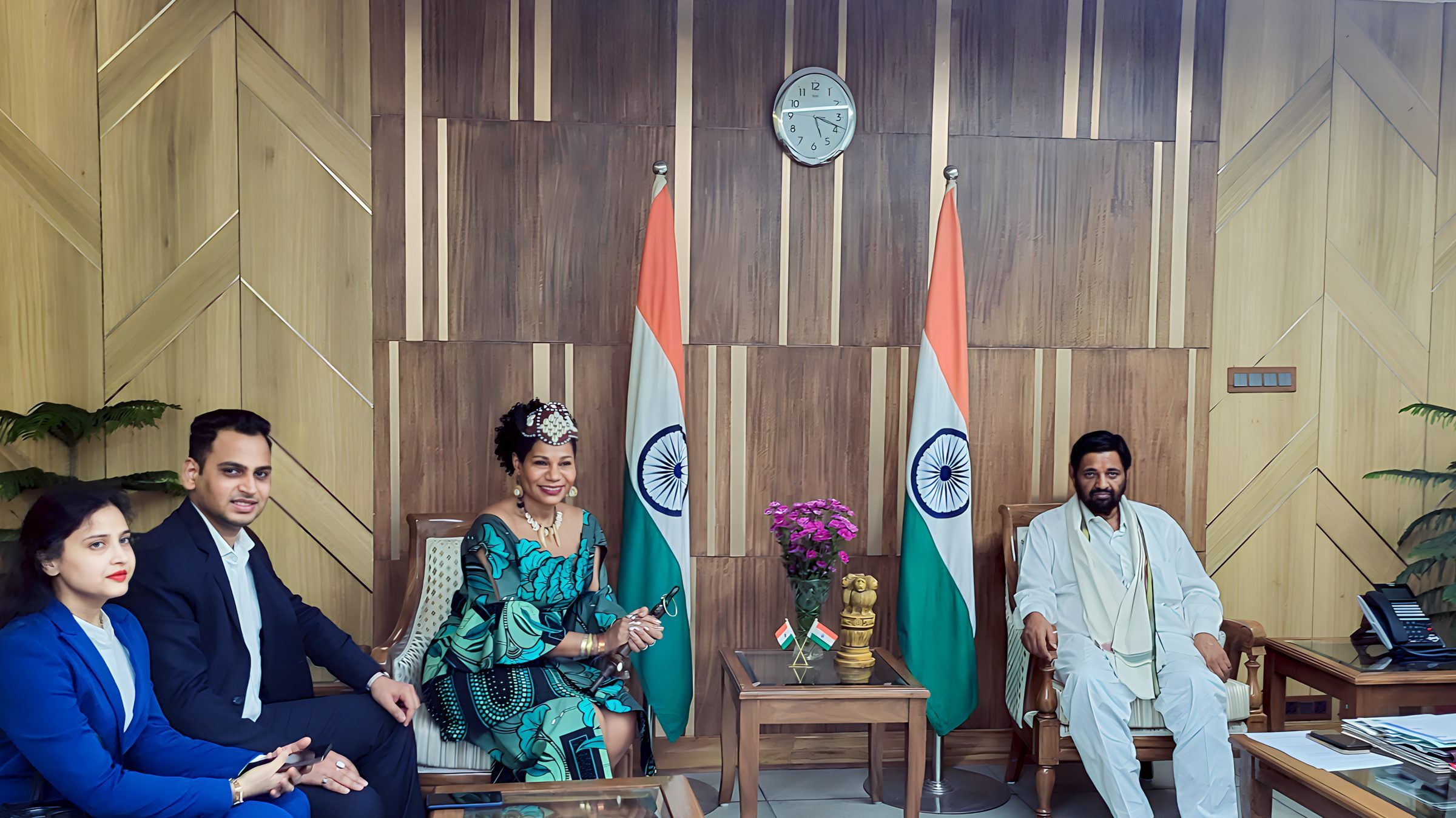 Lithvik Mukesh Sharma is photographed with Kaushal Kishore (Minister of State for Ministry of Housing and Urban Affairs, Government of India) and Queen Diambi (Traditional Queen from the Democratic Republic of the Congo)